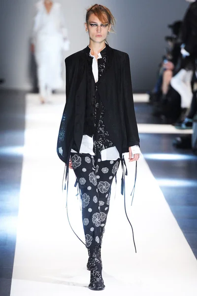 Look 3